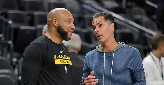 环球足球奖年度最佳教练候选：恩里克、斯洛特、弗里克在列（恩里克、斯洛特、弗里克入围环球足球奖年度最佳教练）