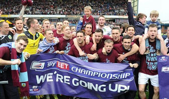 进亚冠精英附加赛！北京国安夺杯赛冠军！完胜河南队！法比奥戴帽（北京国安完胜河南捧杯晋级亚冠精英附加赛，法比奥上演帽子戏法）