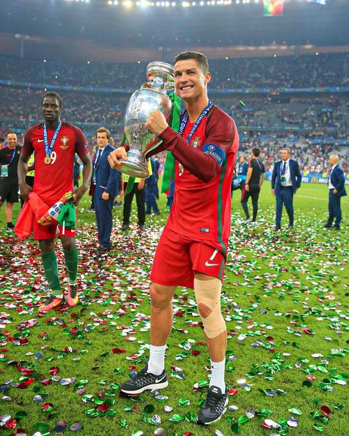 38岁后单赛季为意甲升班马攻入至少4球，瓦尔迪是历史第二人（38岁后代表意甲升班马单季至少打进4球，瓦尔迪位列历史第二）