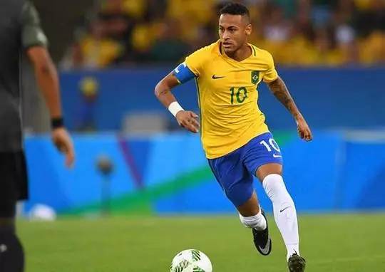 梅西两年前来北京踢球！明年则要在北京举办体验展！（梅西两年前来京出战，明年北京将举办梅西体验展）