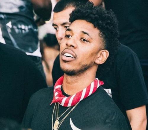 每体：拜仁巴萨有意霍村前锋阿斯拉尼，转会费不超过2500万欧（每体：拜仁与巴萨有意霍芬海姆前锋阿斯拉尼，转会费上限2500万欧）