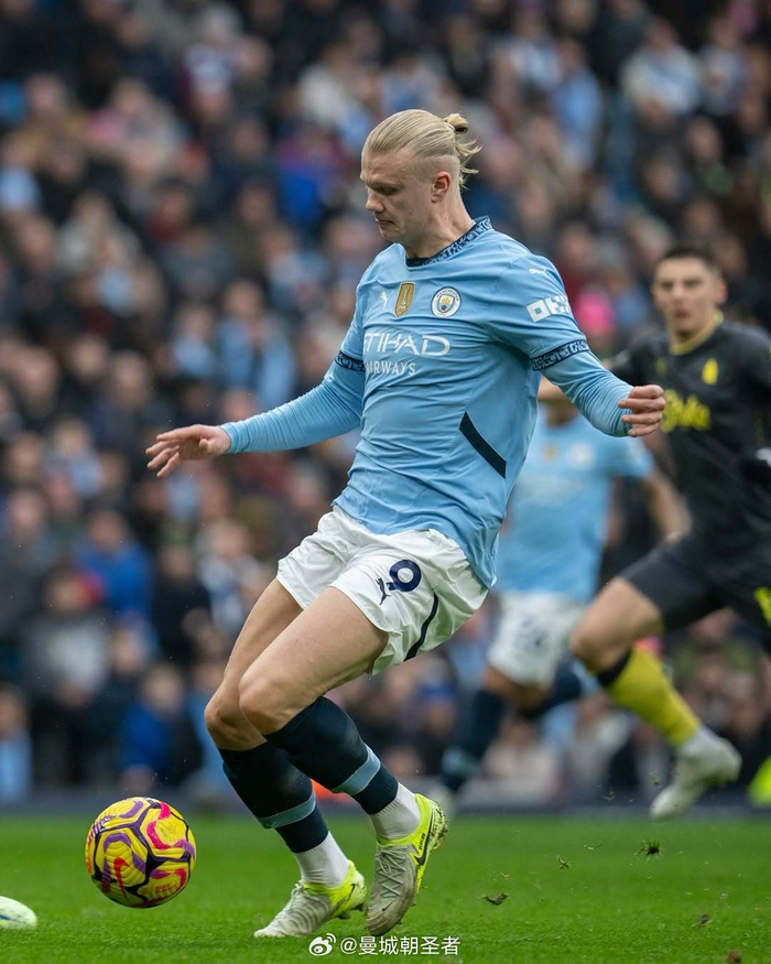 国乒多人香港街头行！王曼昱大笑露齿：8连胜张本美和国乒唯一（国乒众将香港街头漫步！王曼昱笑露齿，对张本美和豪取8连胜成队内唯一）